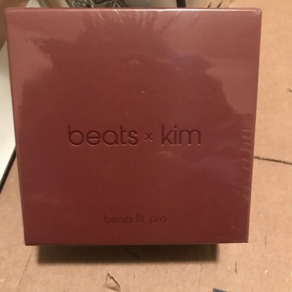 Beats x Kim fit pro noise cancelling Bluetooth earbuds Earth color